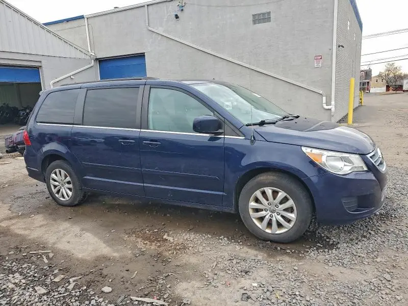 2013 VOLKSWAGEN ROUTAN SE  
