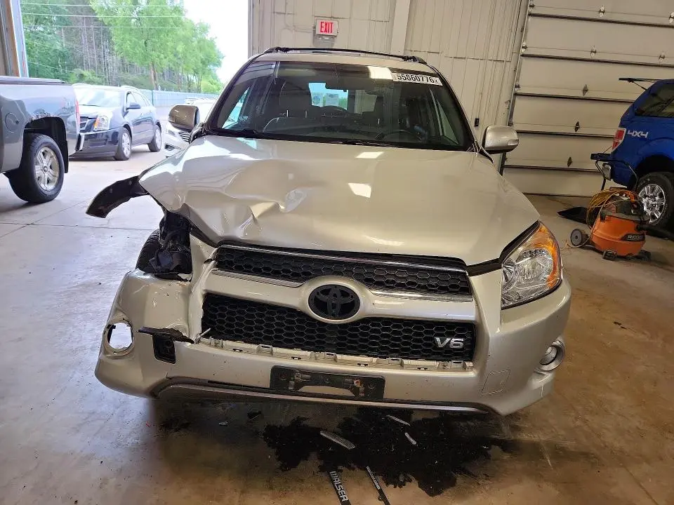2011 TOYOTA RAV4 LIMITED  
