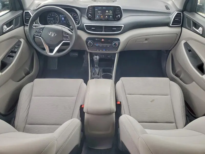 2021 HYUNDAI TUCSON SE  