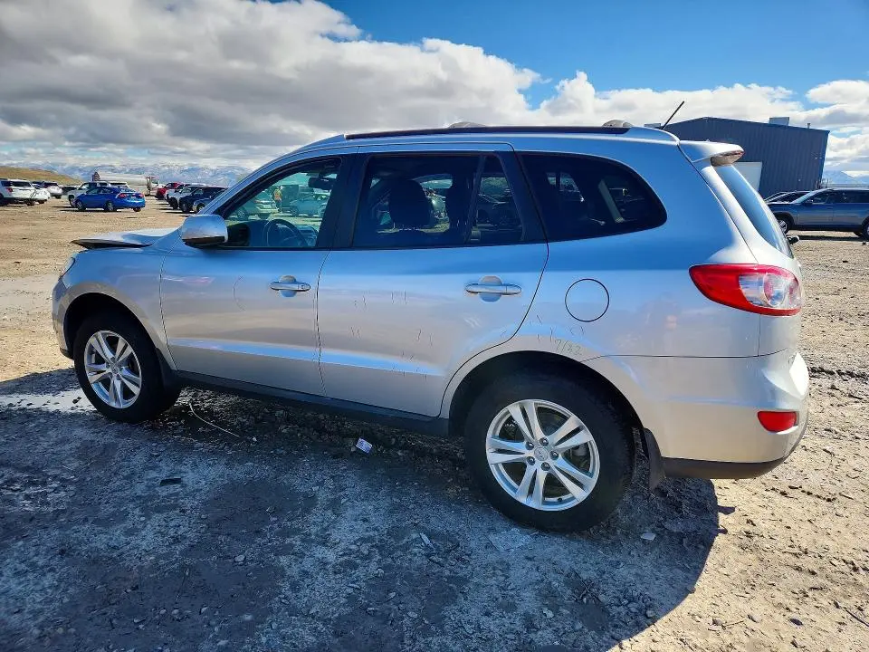 2011 HYUNDAI SANTA FE SE  