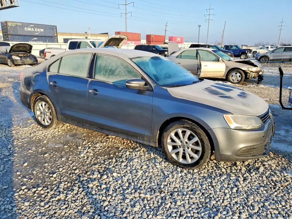 2011 VOLKSWAGEN JETTA SE  