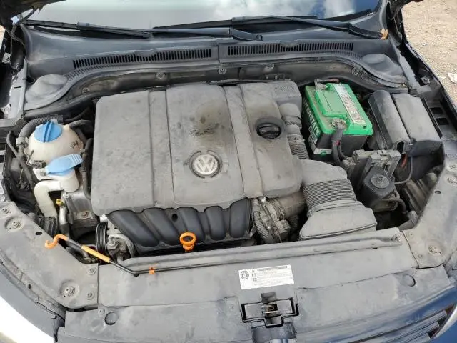 2012 VOLKSWAGEN JETTA SE  