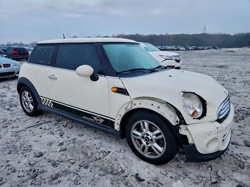 2013 MINI COOPER   