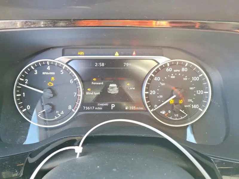 2022 NISSAN PATHFINDER SL  