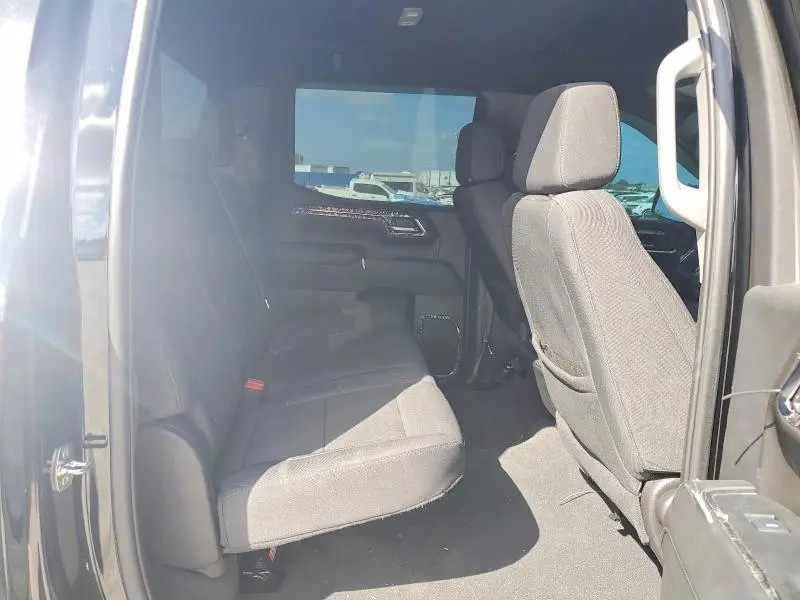 2024 CHEVROLET SILVERADO C1500 LT  