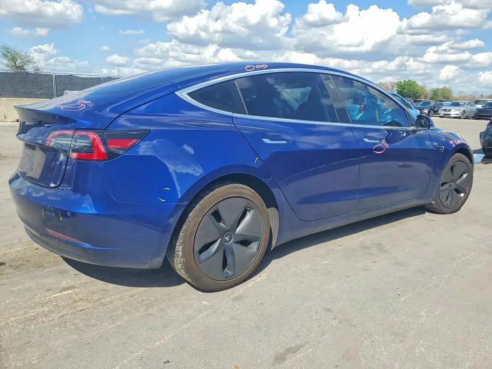 2018 TESLA MODEL 3   