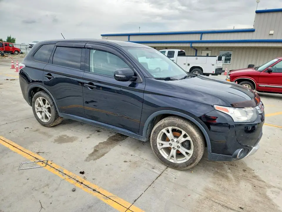 2015 MITSUBISHI OUTLANDER SE  