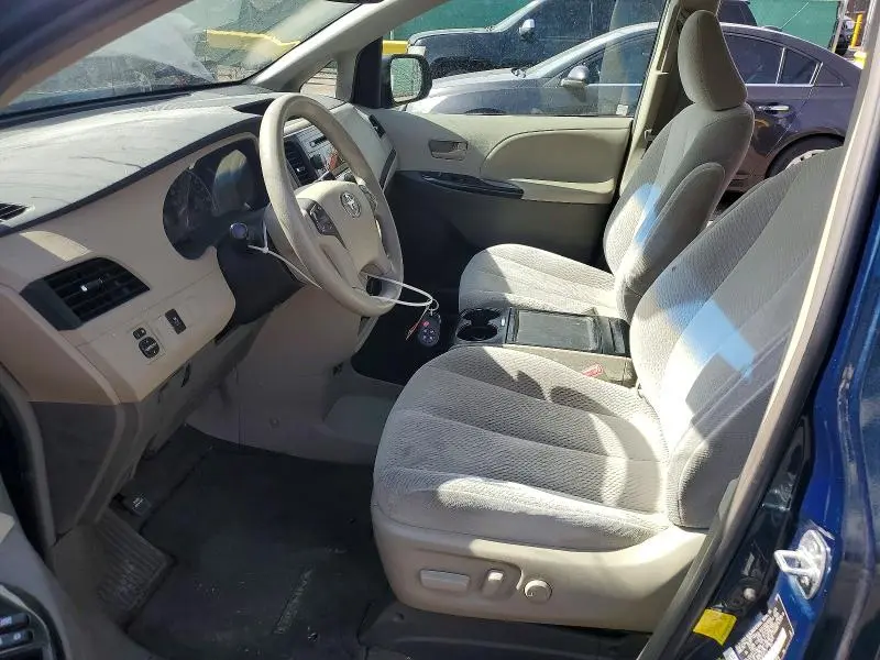 2012 TOYOTA SIENNA LE  