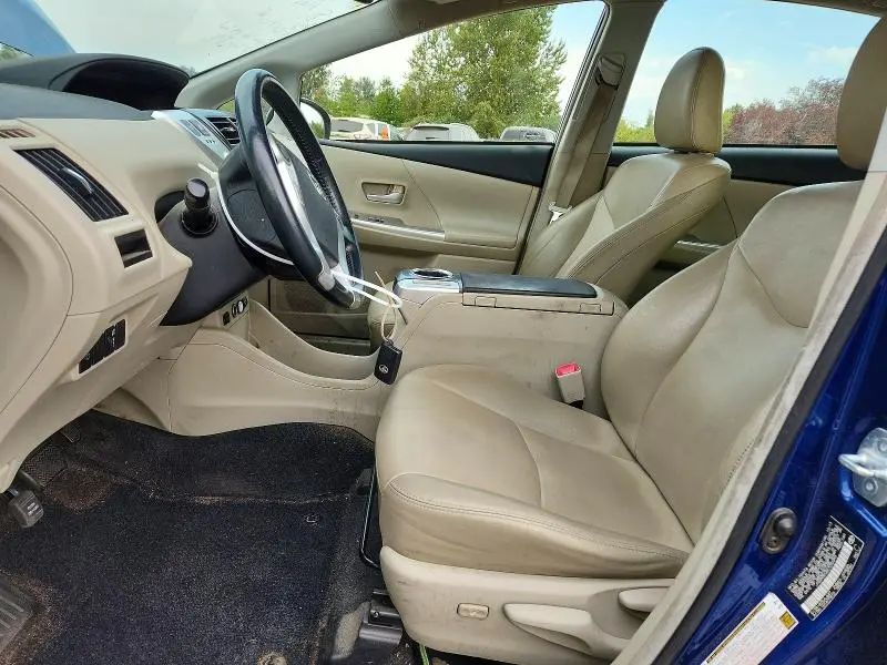 2014 TOYOTA PRIUS V FIVE  