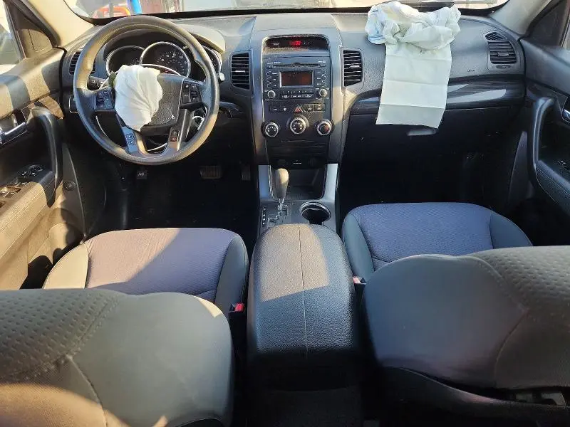 2013 KIA SORENTO LX  