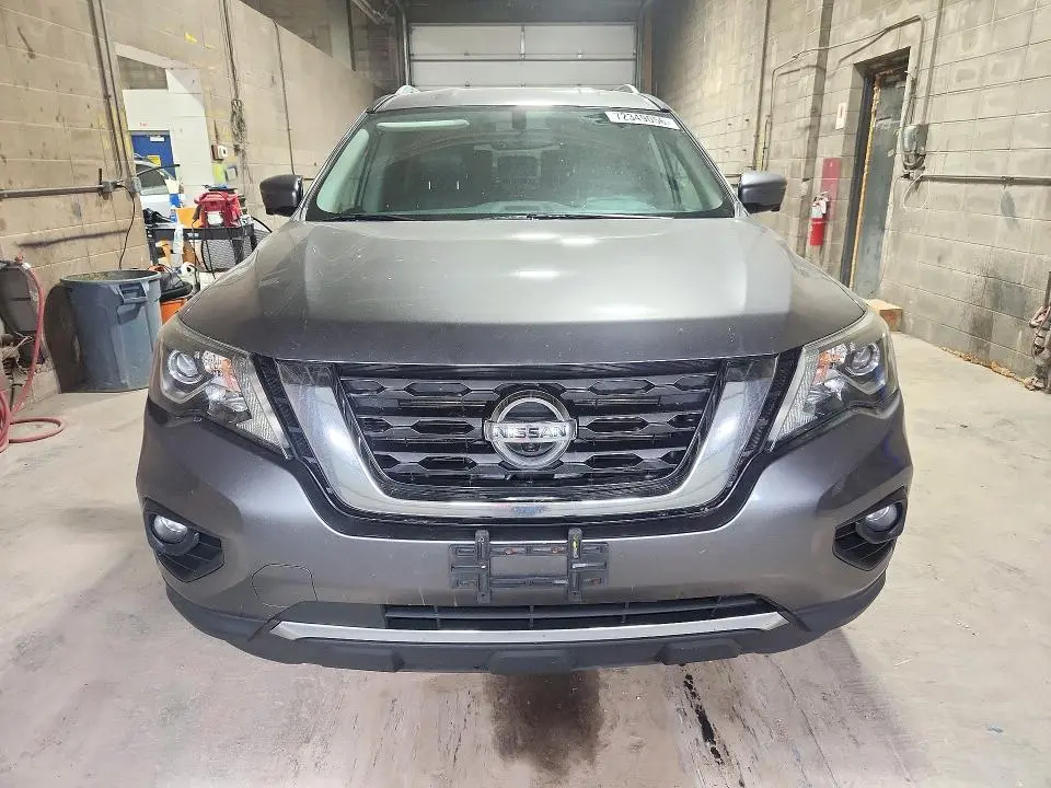 2017 NISSAN PATHFINDER SL  