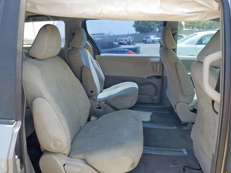 2011 TOYOTA SIENNA BASE 7-PASSENGER  