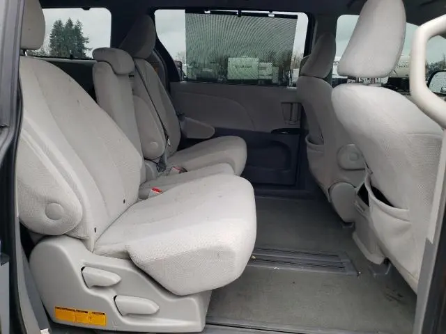 2012 TOYOTA SIENNA LE  