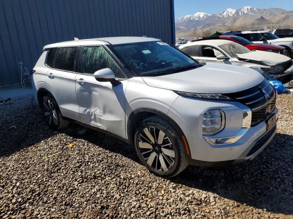 2025 MITSUBISHI OUTLANDER SE  