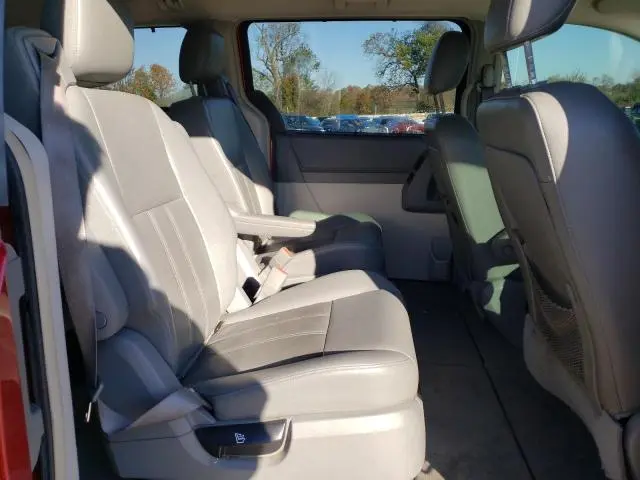 2010 CHRYSLER TOWN & COUNTRY TOURING  