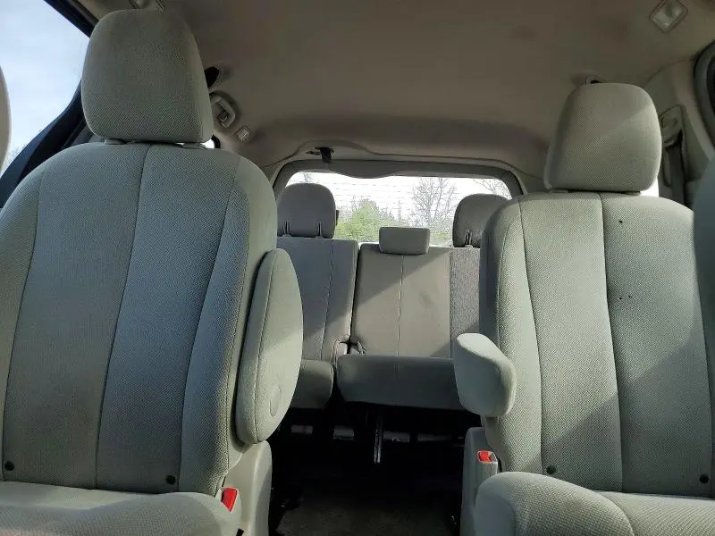 2014 TOYOTA SIENNA L 7-PASSENGER  