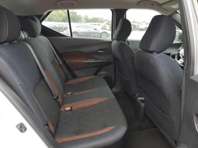 2018 NISSAN KICKS S  