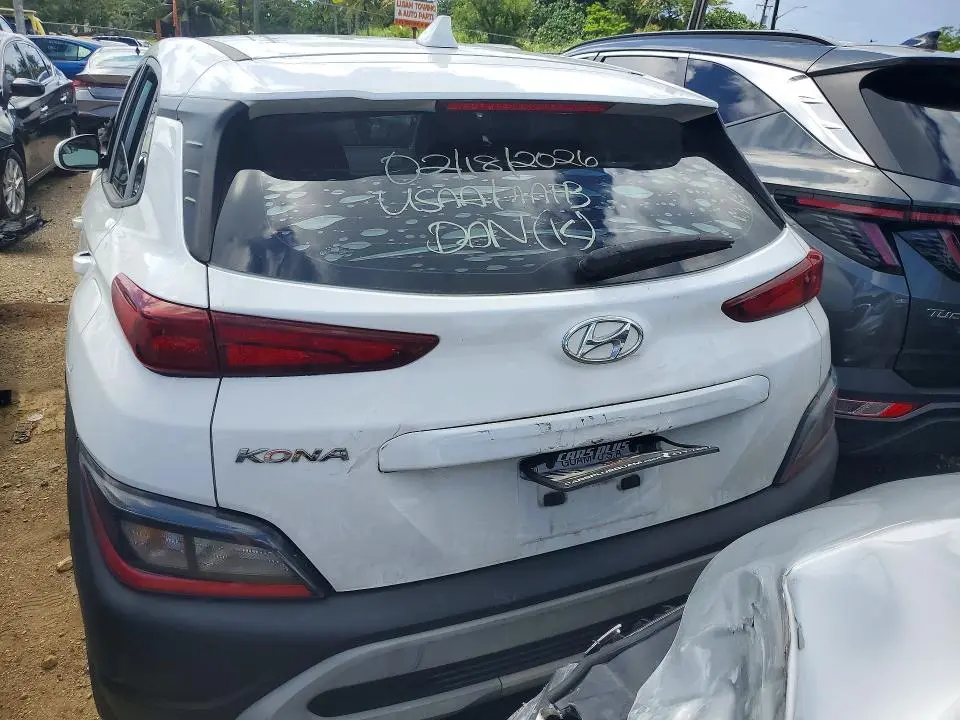 2022 HYUNDAI KONA SE  