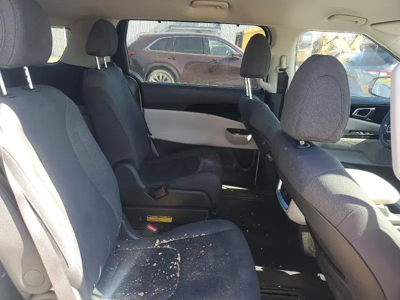 2022 KIA CARNIVAL LX  