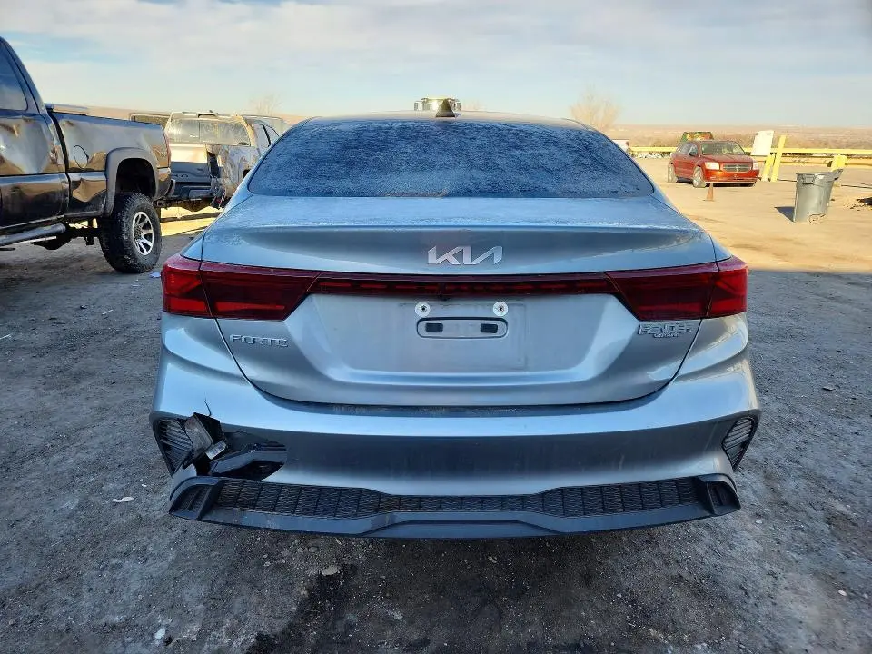 2022 KIA FORTE FE  