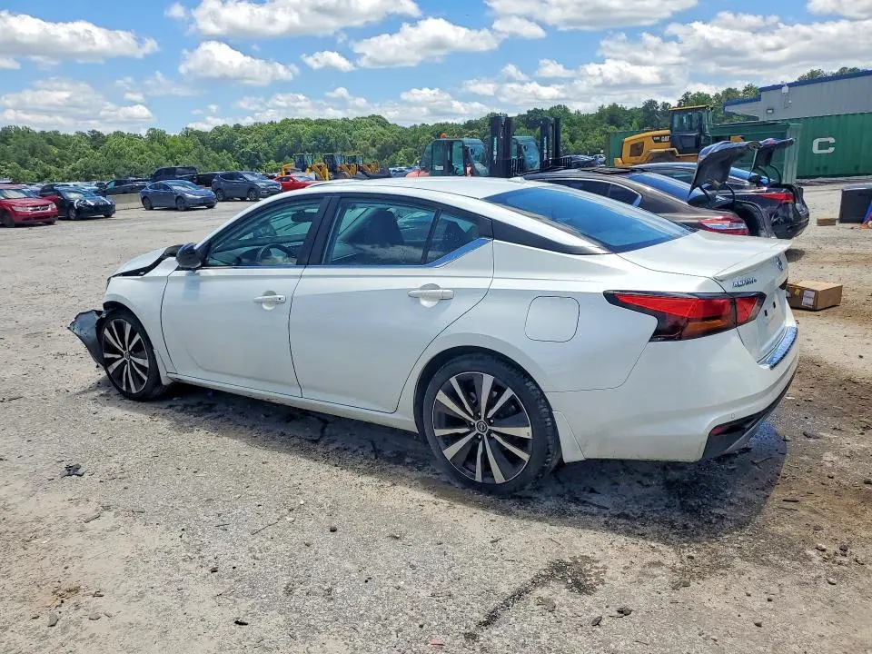 2022 NISSAN ALTIMA SR  