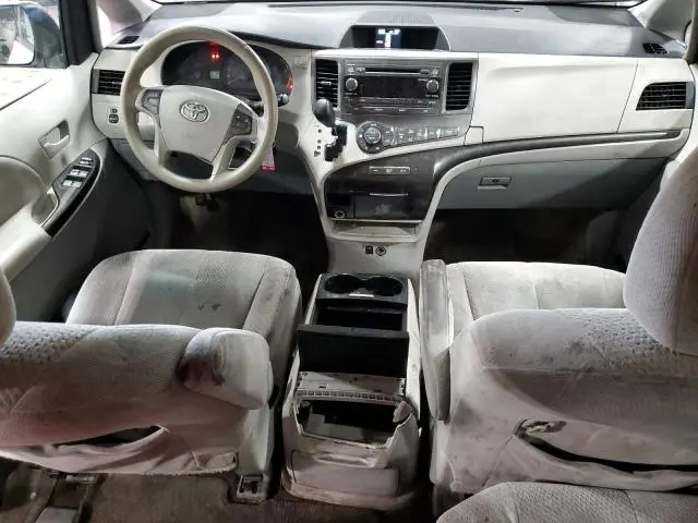 2014 TOYOTA SIENNA LE  