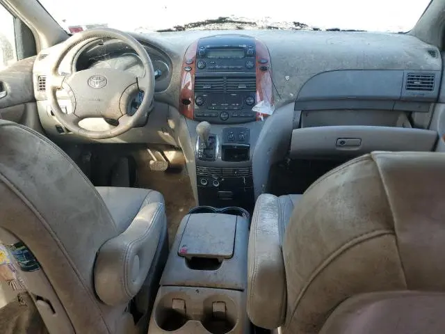 2010 TOYOTA SIENNA XLE  