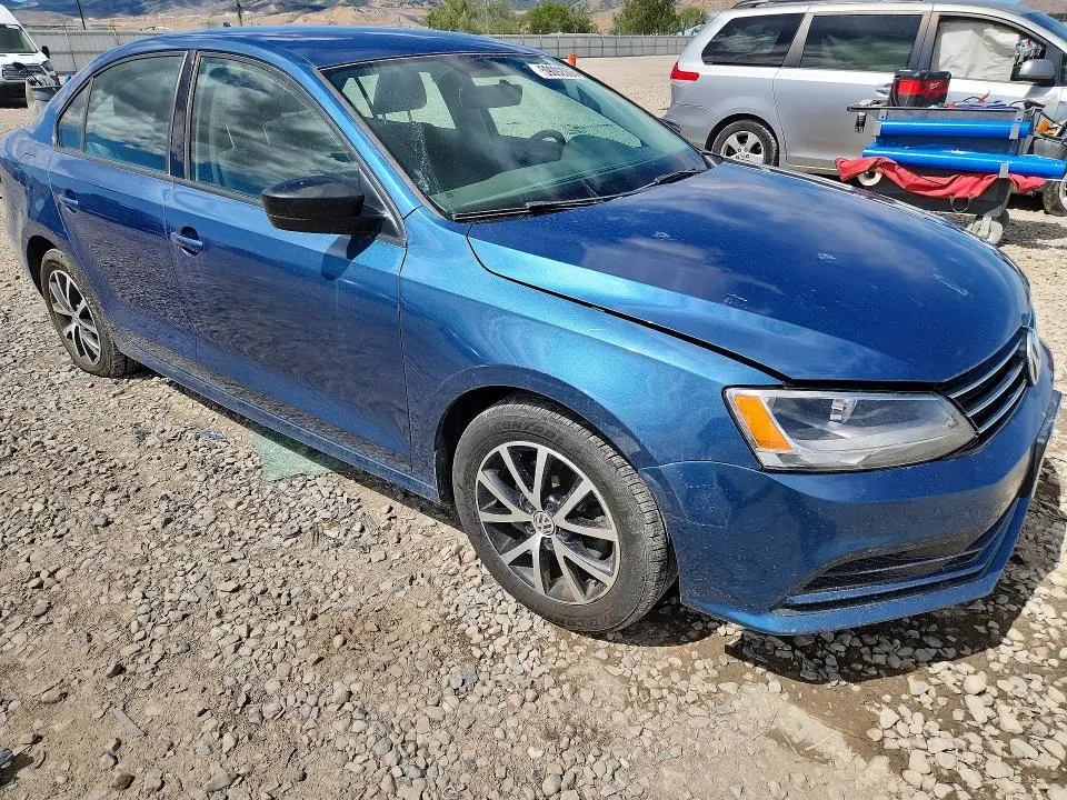 2016 VOLKSWAGEN JETTA SE  
