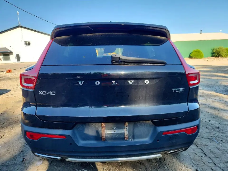 2019 VOLVO XC40 T5 INSCRIPTION  
