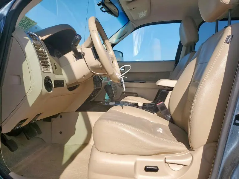 2011 FORD ESCAPE LIMITED  