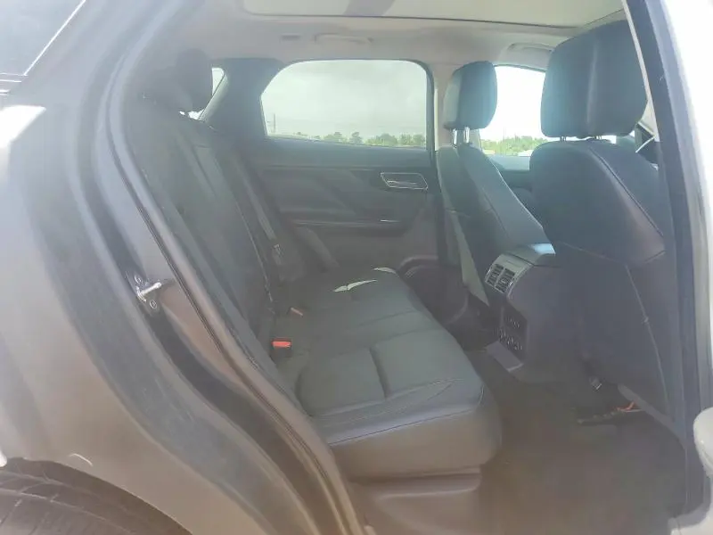 2017 JAGUAR F-PACE PREMIUM  
