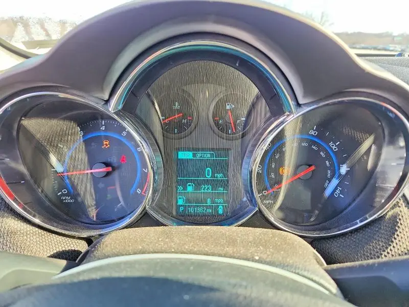 2015 CHEVROLET CRUZE LT  