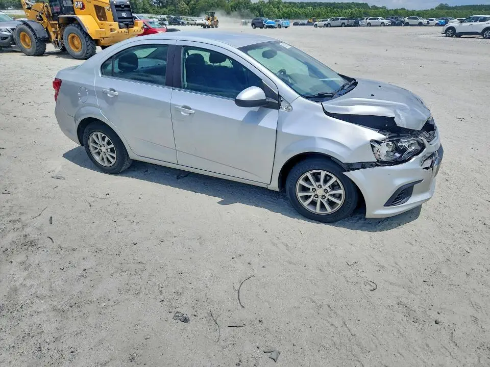 2020 CHEVROLET SONIC LT  