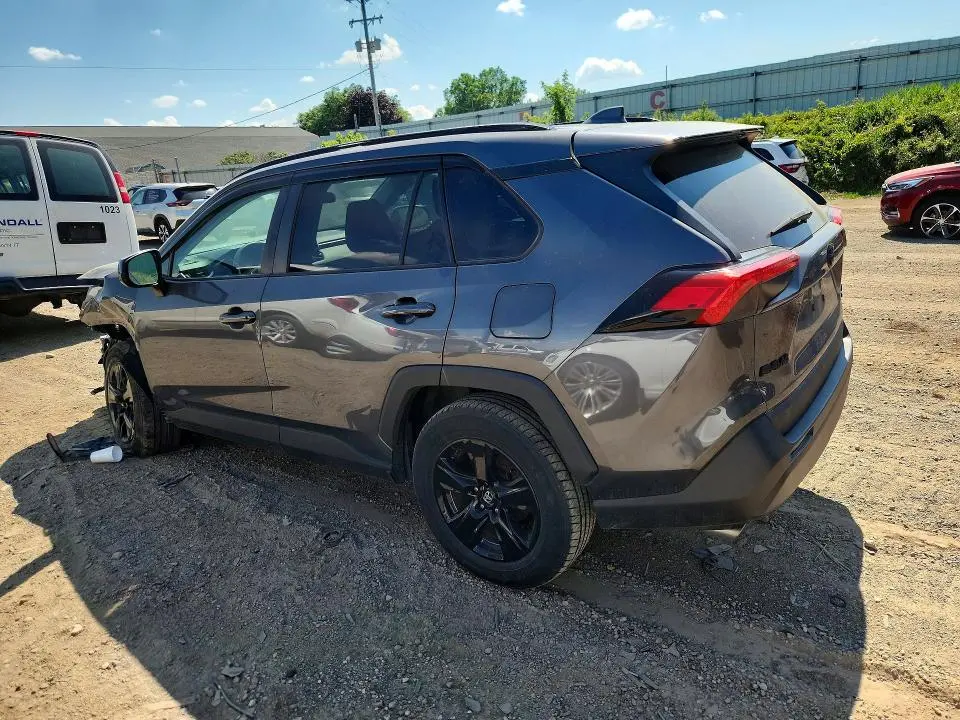 2021 TOYOTA RAV4 XLE  