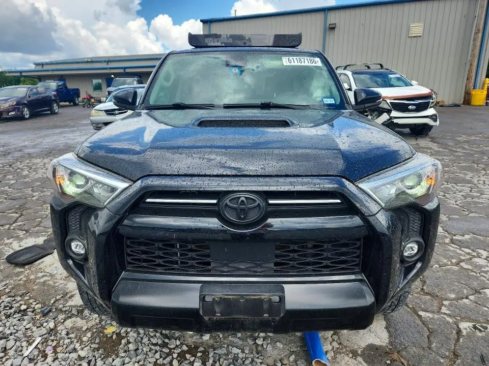 2021 TOYOTA 4RUNNER VENTURE EDITION  