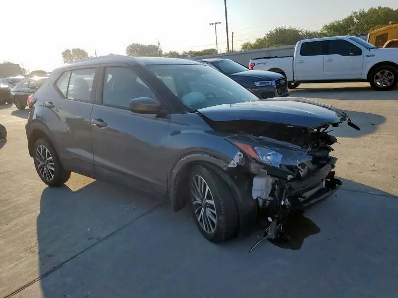 2021 NISSAN KICKS SV  