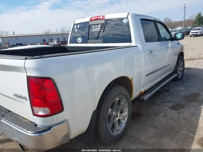 2015 RAM 1500 SLT