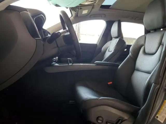 2023 VOLVO XC60 PLUS  