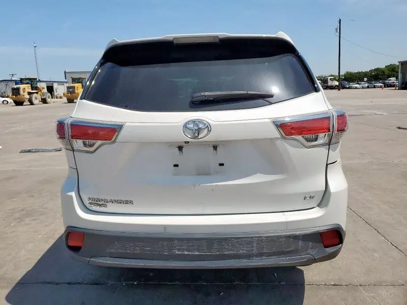 2015 TOYOTA HIGHLANDER LE  
