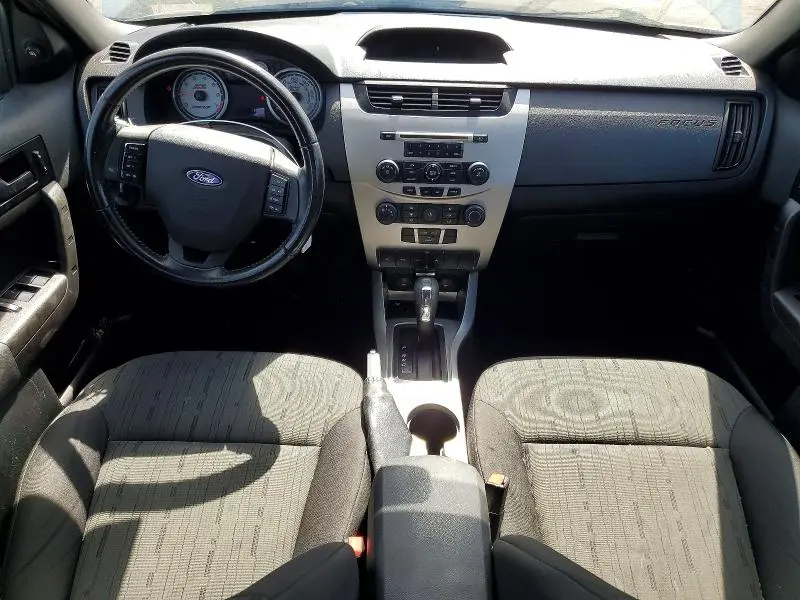2010 FORD FOCUS SE  