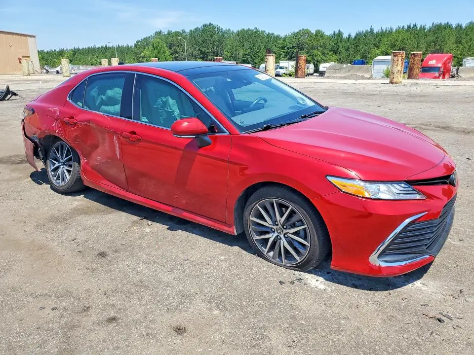 2023 TOYOTA CAMRY XLE  