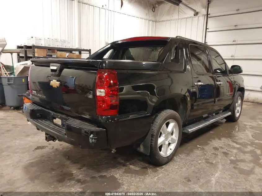 2013 CHEVROLET AVALANCHE LS