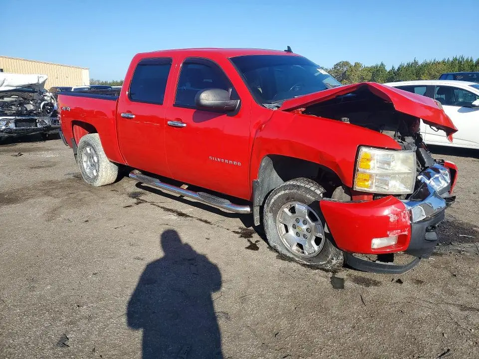 2011 CHEVROLET SILVERADO K1500 LT  
