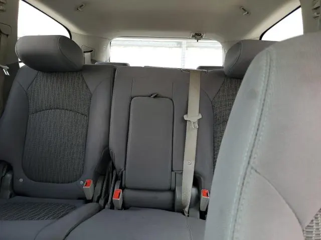 2013 CHEVROLET TRAVERSE LS  