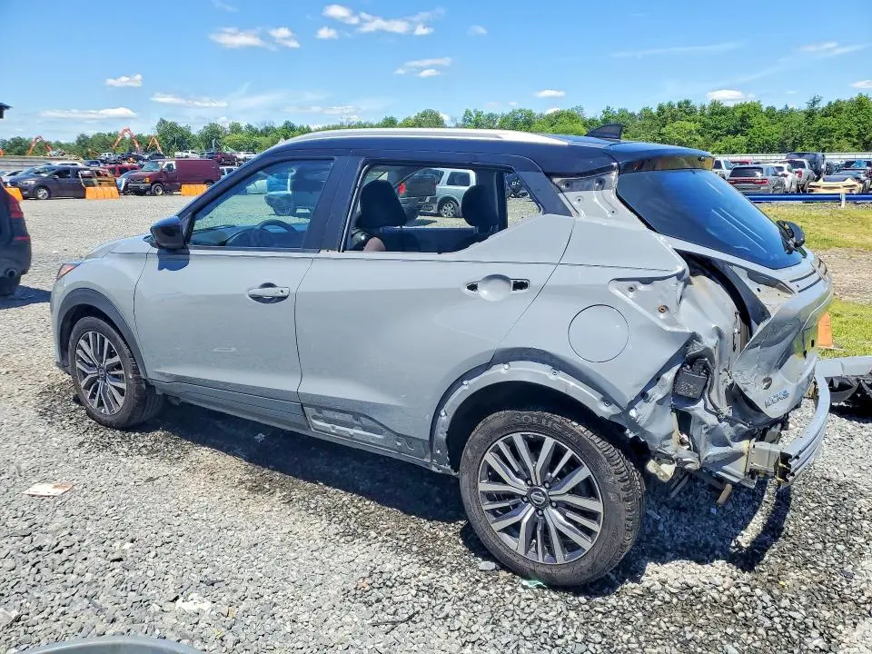 2021 NISSAN KICKS SV  
