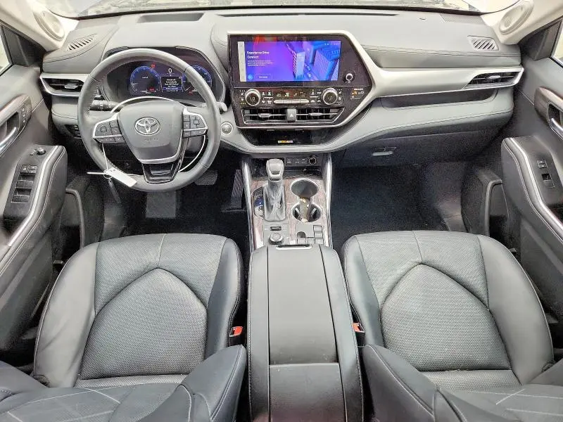 2025 TOYOTA HIGHLANDER PLATINUM  