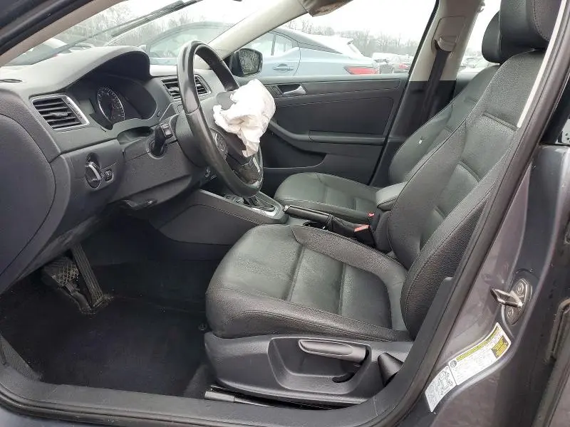 2012 VOLKSWAGEN JETTA SE  