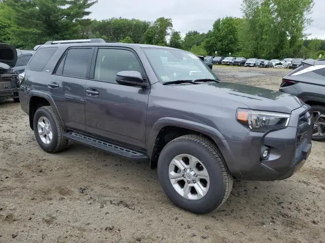 2023 TOYOTA 4RUNNER SE  