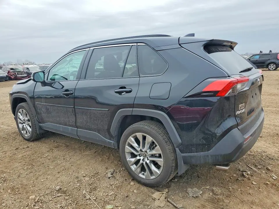 2022 TOYOTA RAV4 XLE PREMIUM  