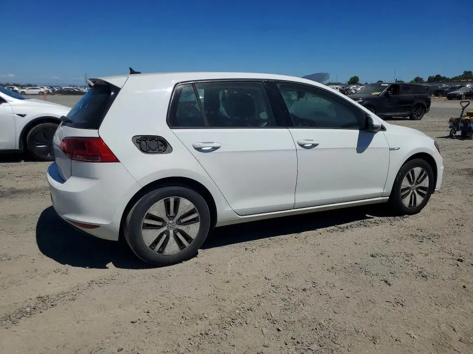 2016 VOLKSWAGEN E-GOLF SE  
